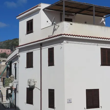 Apartment Casa Centro Storico By Sul Mare Isola di Ustica